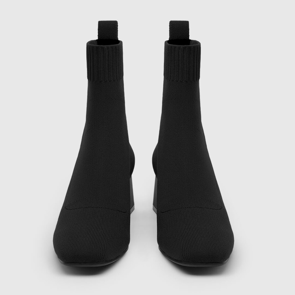 Regina Boots in Deep Ebony | Women's Sustainable and Stylish Black Shoes | VIVAIA