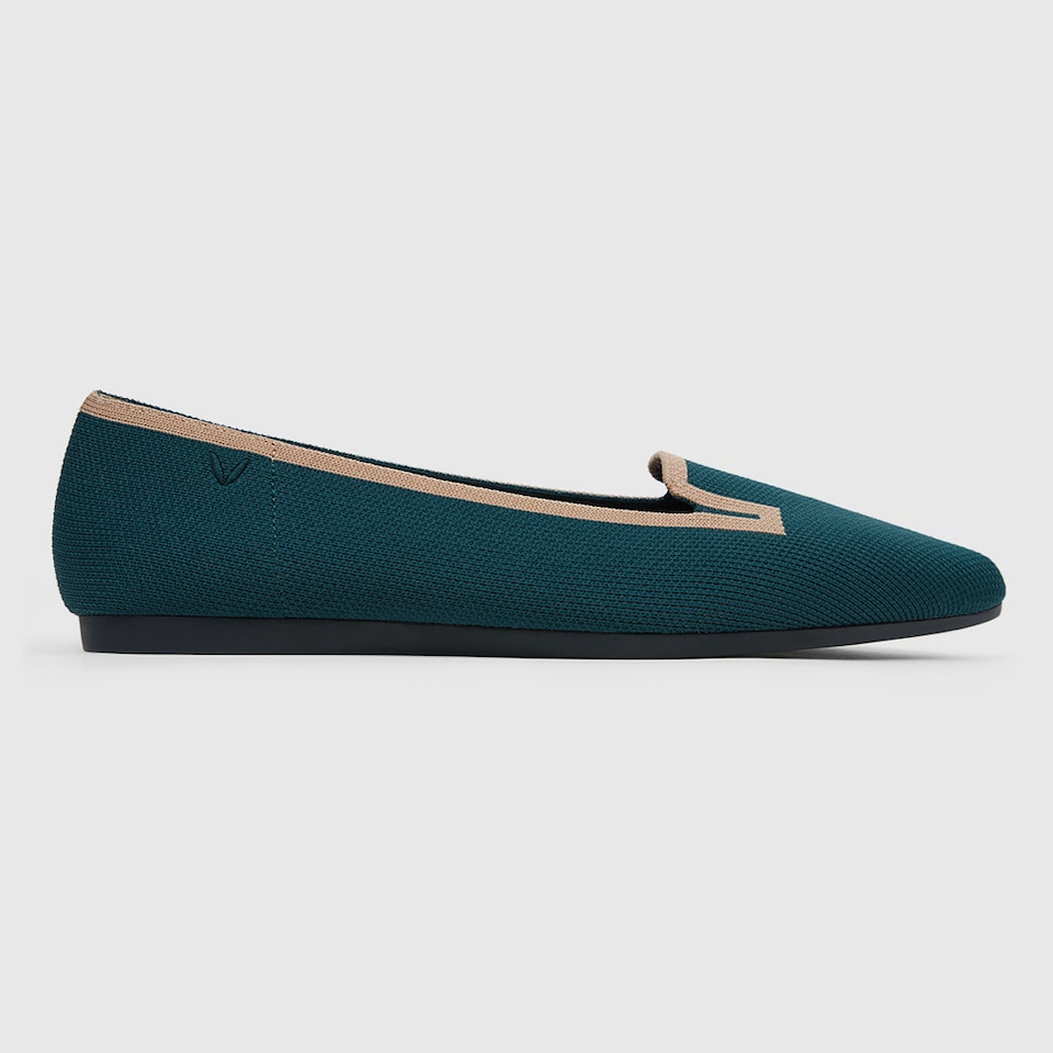Manon Pointy Flats in Hunter Green | Women's Sustainable, Washable and Stylish Shoes | VIVAIA