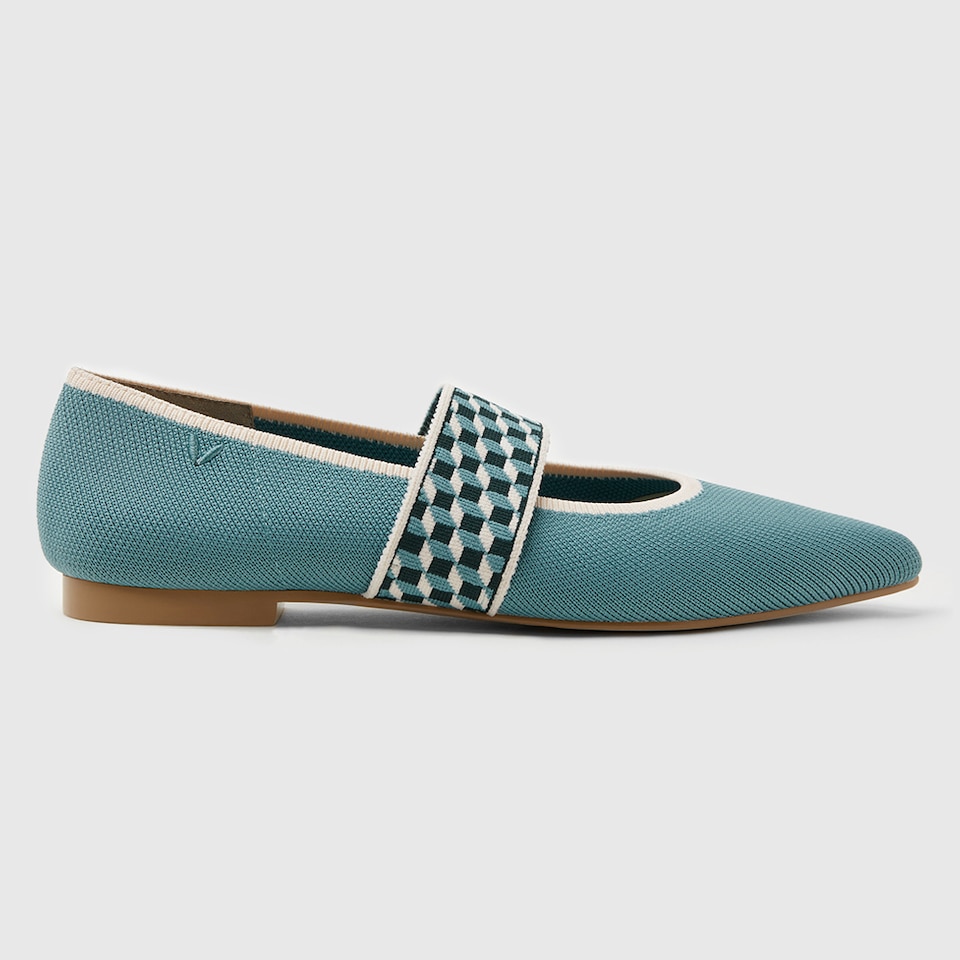 Bona Pointy Flats in Coral Orange | Women's Sustainable and Stylish Shoes | VIVAIA