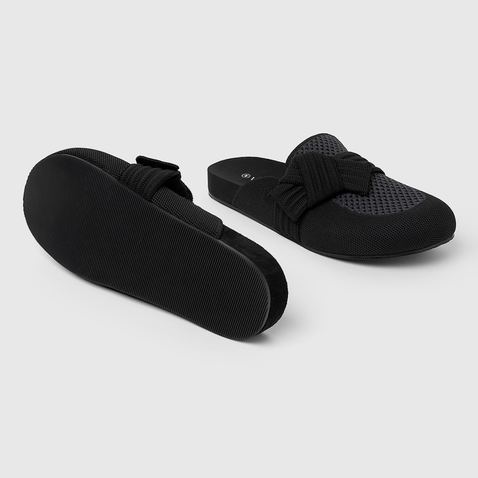 Lauren Round-toe Sandals in Black | Women's Sustainable and Stylish Shoes | VIVAIA