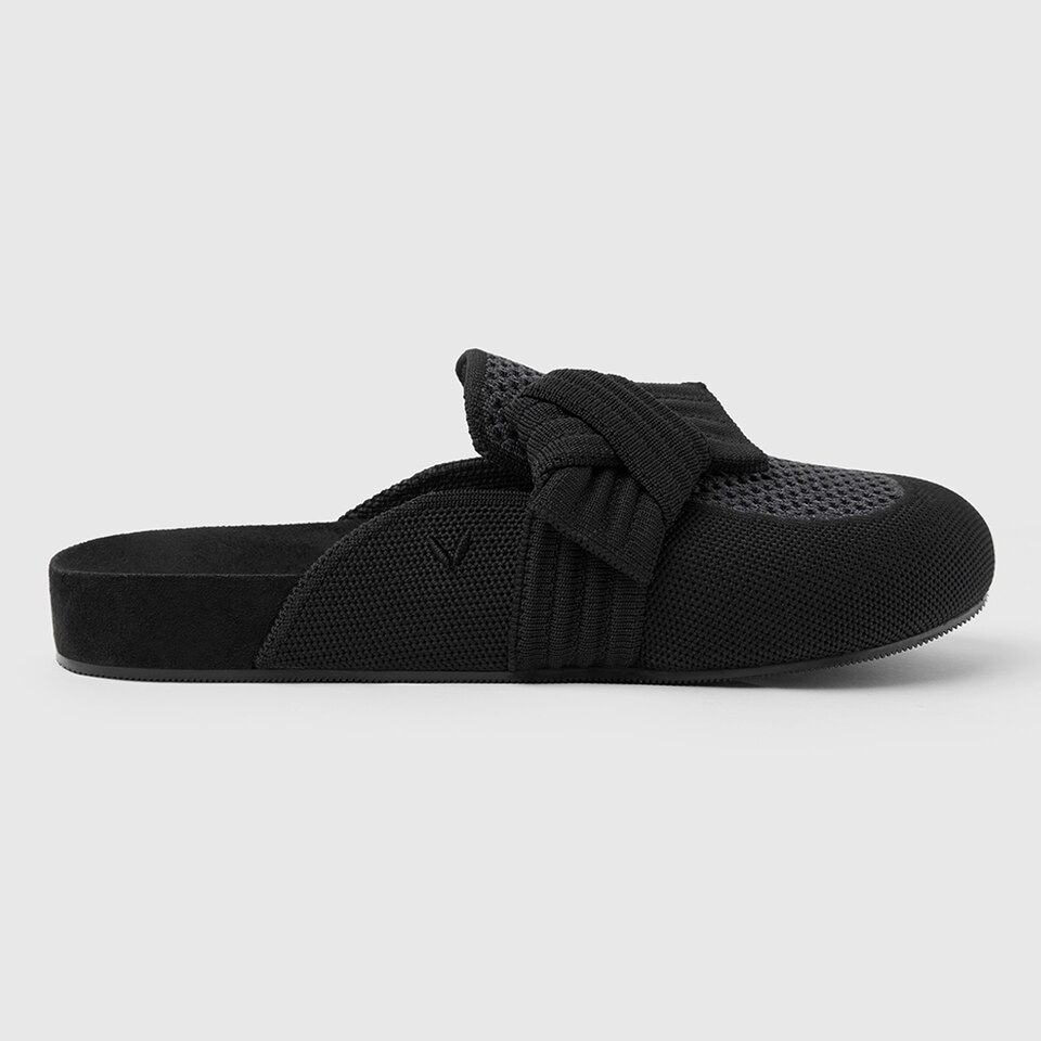 Lauren Round-toe Sandals in Black | Women's Sustainable and Stylish Shoes | VIVAIA