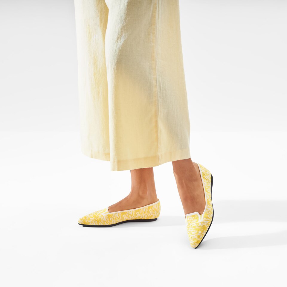 Manon Pointy Flats in Lemon Tie-Dye | Women's Sustainable, Washable and Stylish Shoes | VIVAIA