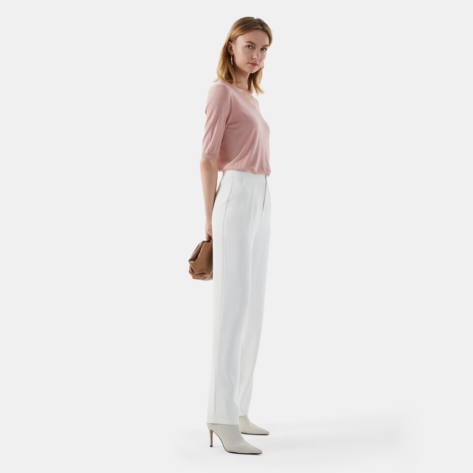 Paisley V-neck Top in Ash Rose | Women's Comfy Knitwears Made from Recycled Materials | VIVAIA