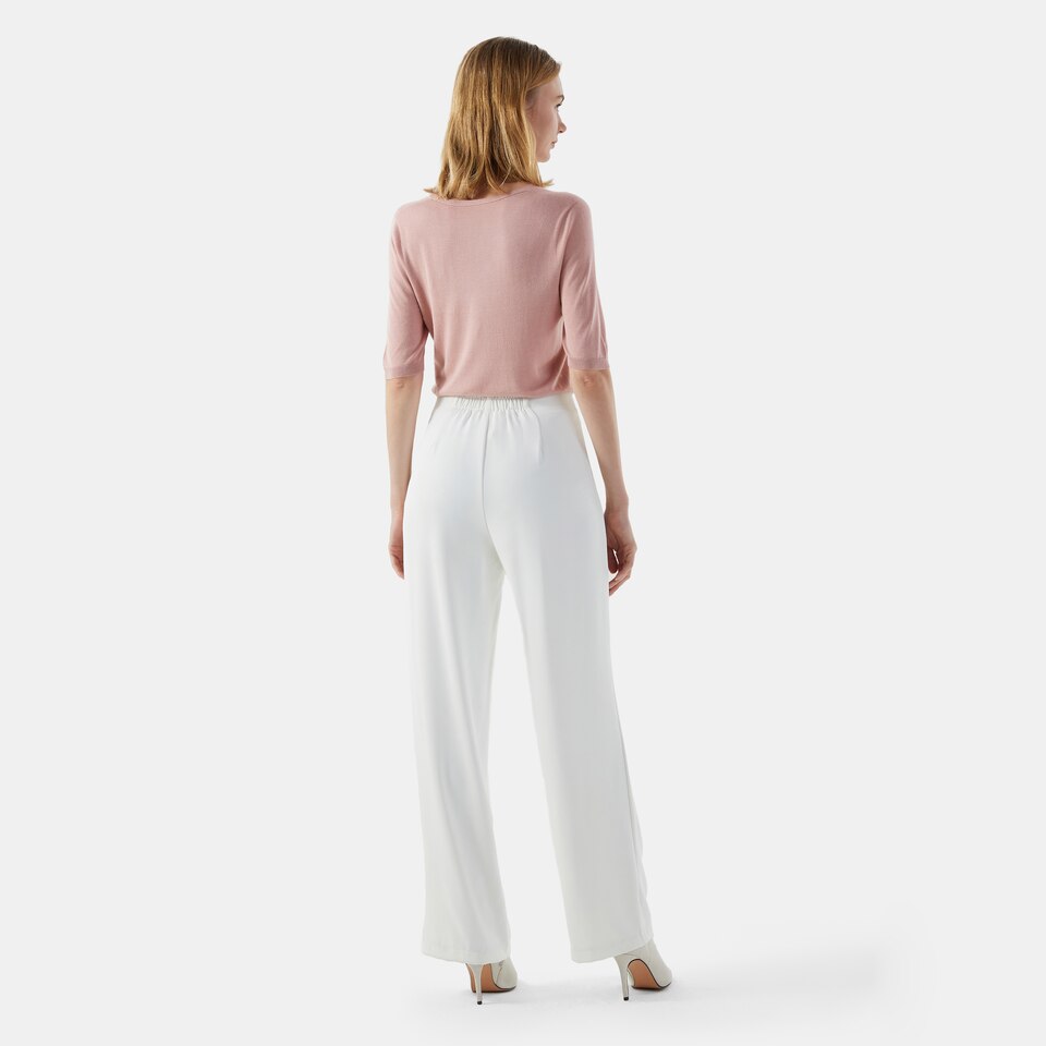 Paisley V-neck Top in Ash Rose | Women's Comfy Knitwears Made from Recycled Materials | VIVAIA