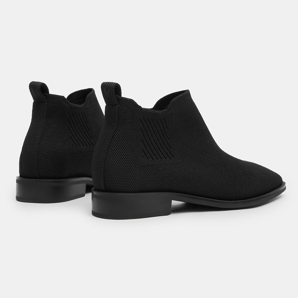 Ryan Chelsea Heeled Boots in Black- Women's Sustainable and Stylish Shoes | VIVAIA
