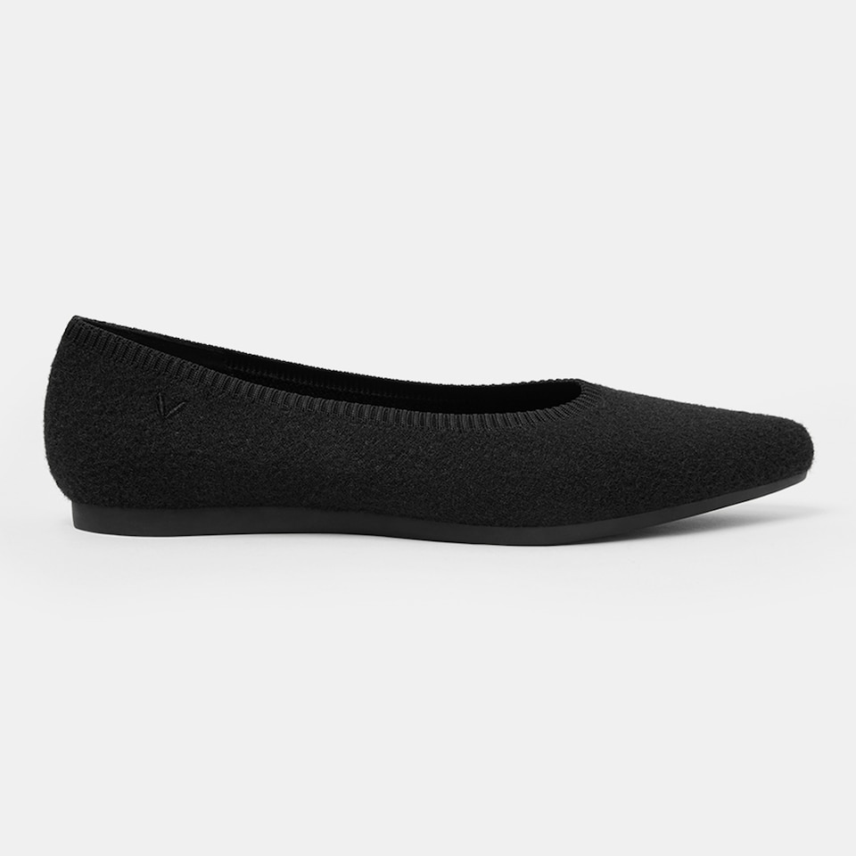 Aria Pointy Eco Fluffy Yarn Flats in Black | Women's Sustainable,Washable and Stylish Shoes | VIVAIA