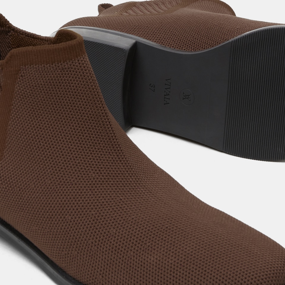 Ryan Chelsea Heeled Boots in Coffee Brown- Women's Sustainable and Stylish Shoes | VIVAIA