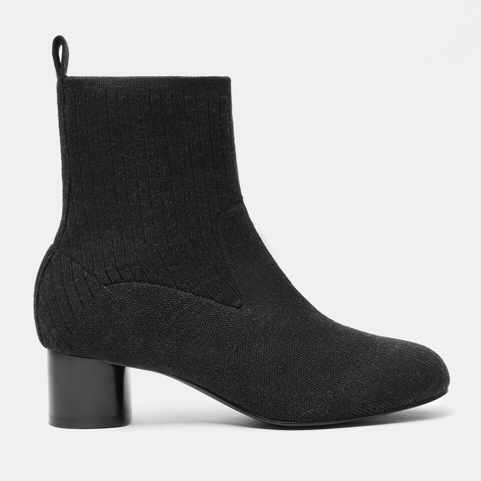 Zoe Round-toe Wool Ankle Boots in Black | Women's Sustainable and Stylish Shoes | VIVAIA
