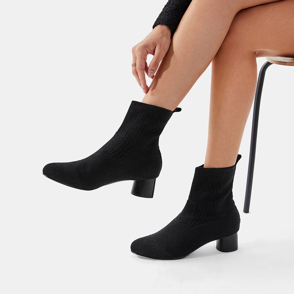Zoe Round-toe Wool Ankle Boots in Black | Women's Sustainable and Stylish Shoes | VIVAIA