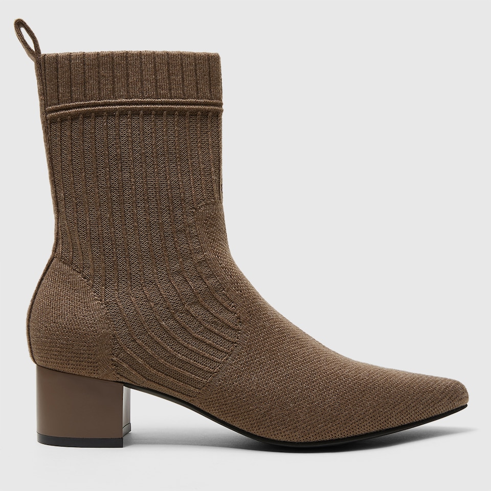Yedda Pointy Block Heel Wool Boots in Tan Russet | Women's Sustainable and Stylish Shoes | VIVAIA