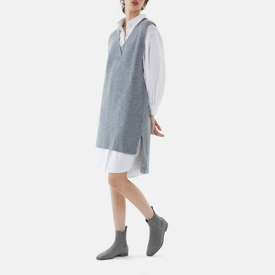 Rachel Wool Square-toe Chelsea Boots in Pale Grey | Women's Sustainable and Stylish Shoes | VIVAIA