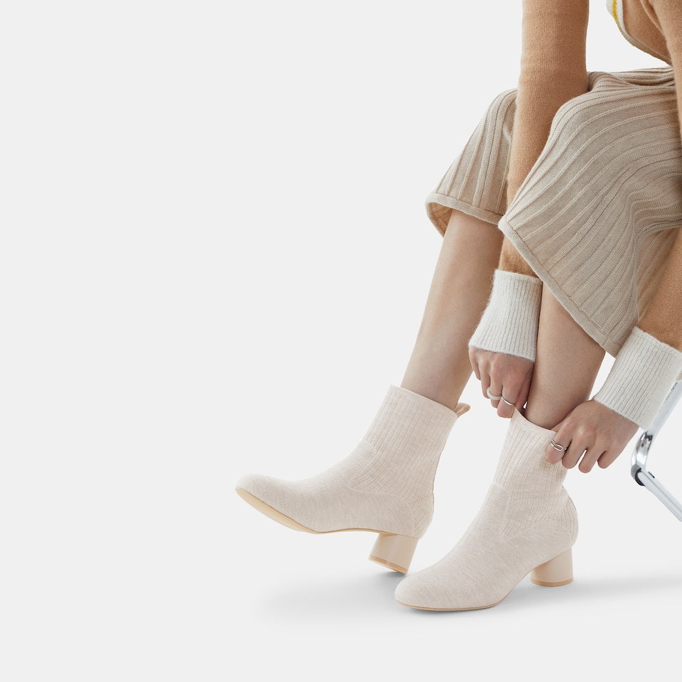 Zoe Wool Round-toe Boots in Cream Ivory | Women's Sustainable and Stylish Shoes | VIVAIA