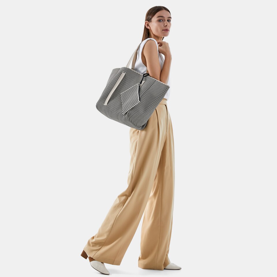Hallie Tote Bag in Diamond | Women's Sustainable, Washable and Stylish Bags | VIVAIA