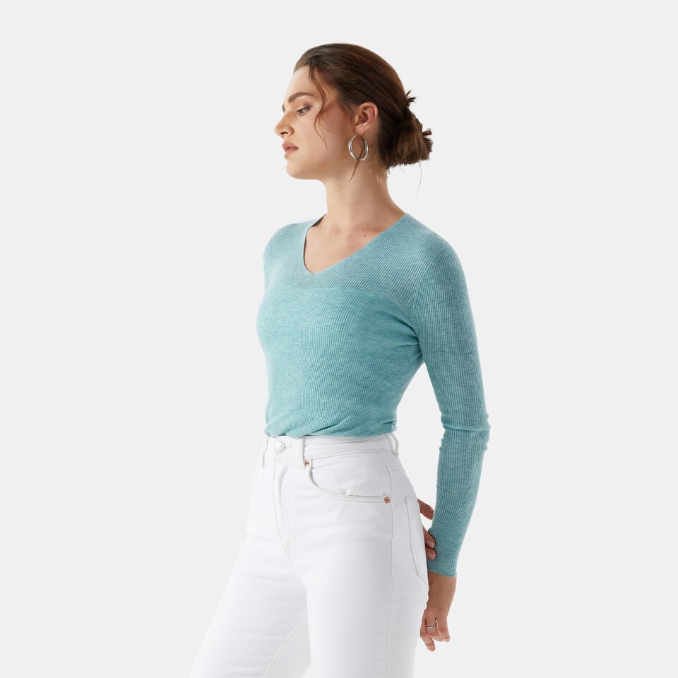 Lydia Cashmere V-neck Sweater in Turqoise Blue | Women's Organic Recycled Comfy Knitwears | VIVAIA