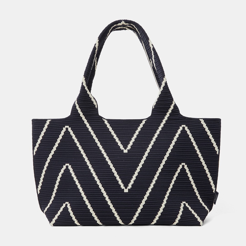 Wallace Tote in Dark Chevron | Women's Sustainable, Washable and Stylish Knitbags | Accessories | VIVAIA