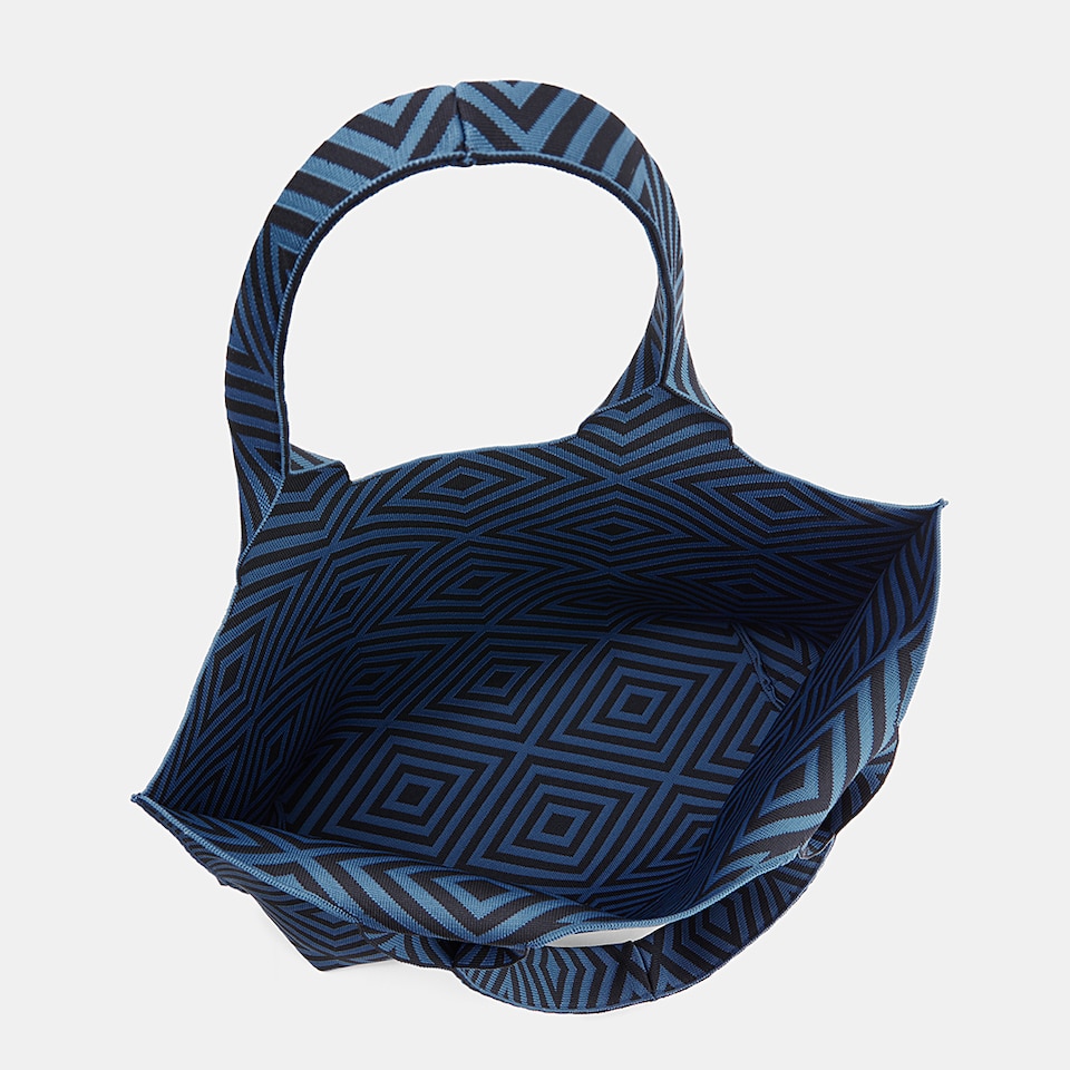 Wallace Tote Bags in Blue | Women's Sustainable, Washable and Stylish Knitbags | VIVAIA