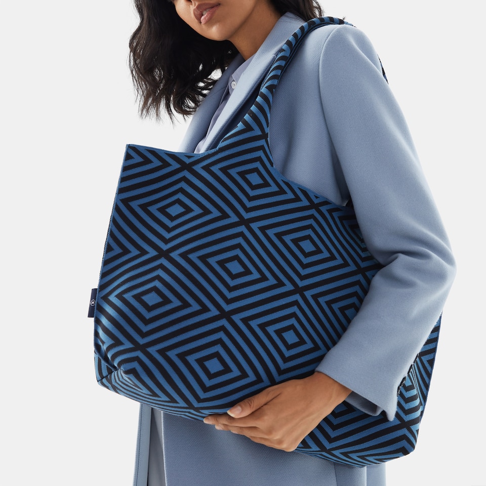 Wallace Tote Bags in Blue | Women's Sustainable, Washable and Stylish Knitbags | VIVAIA