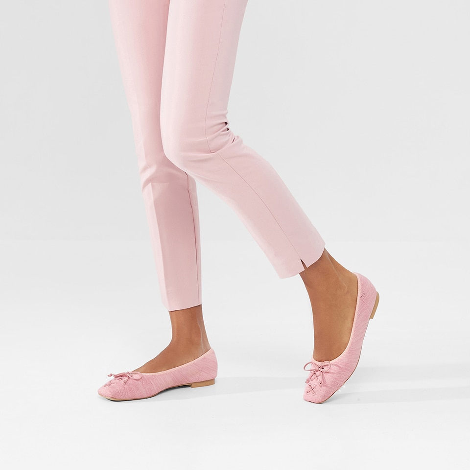 Elvira Square-toe Ballet Flats in Pale Pink | Women's Sustainable, Washable and Stylish Black Shoes | VIVAIA