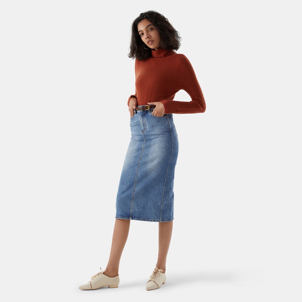 Trinity Cashmere Turtle Neck Sweater in Brick Red | Women's 100% Organic Comfy Knitwears | VIVAIA