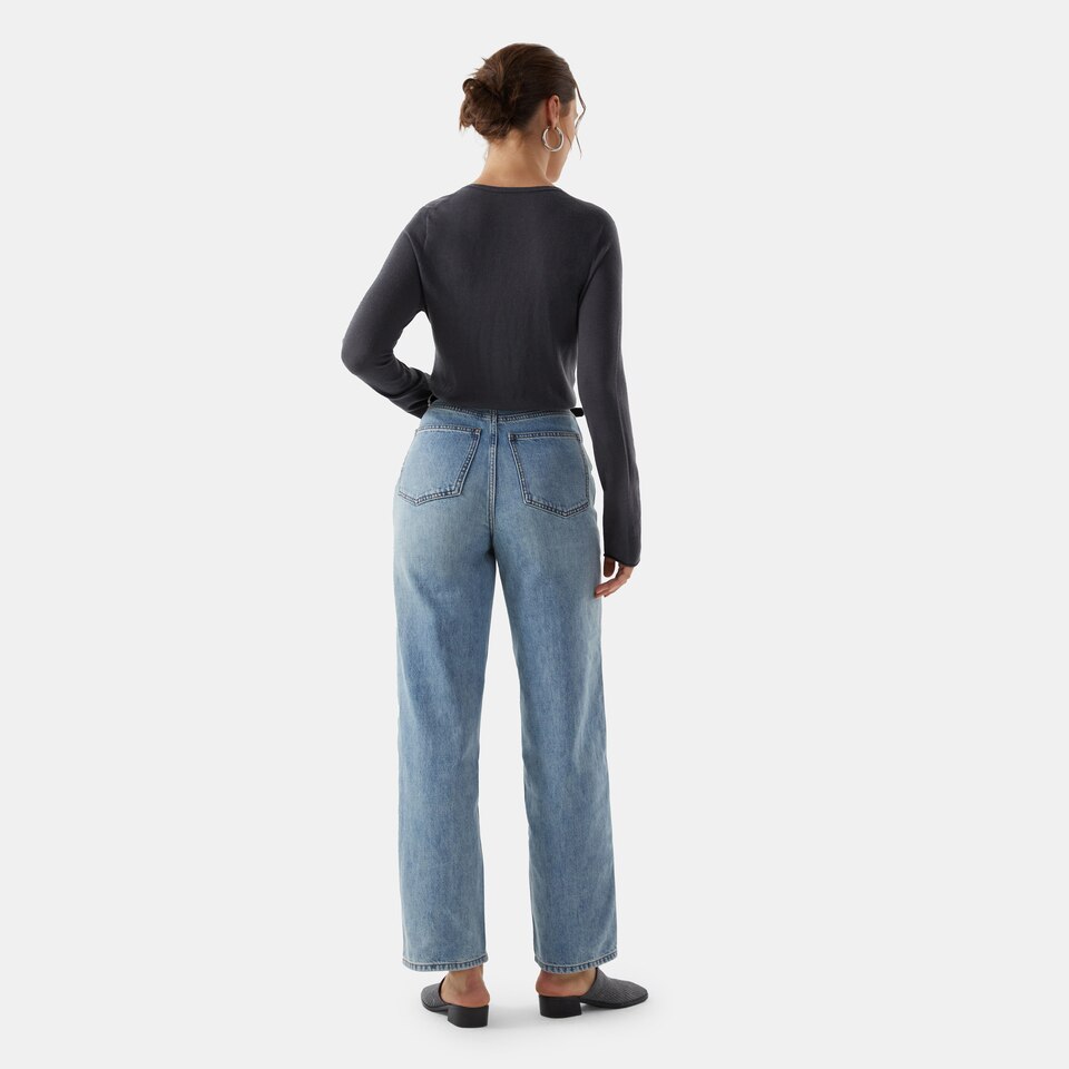 Tawny Cashmere V-neck Top in Rich Grey | Women's Organic Recycled Comfy Knitwears | VIVAIA