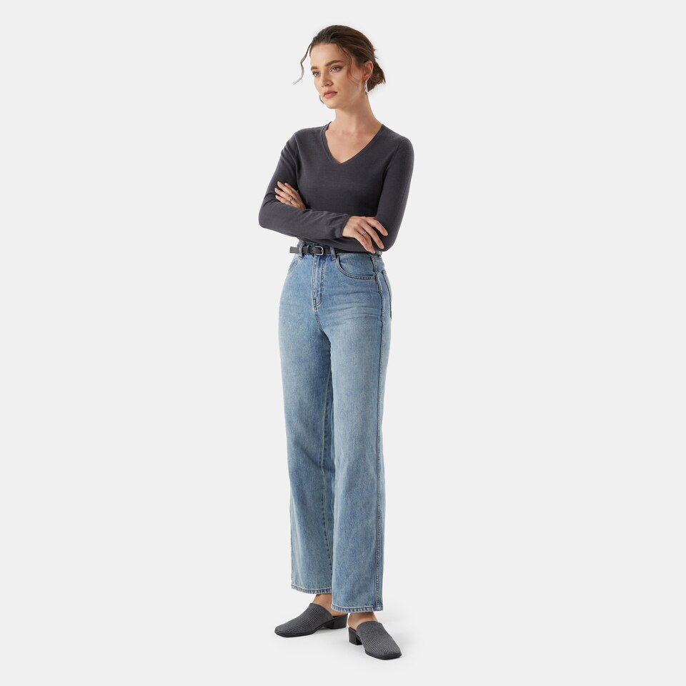 Tawny Cashmere V-neck Top in Rich Grey | Women's Organic Recycled Comfy Knitwears | VIVAIA