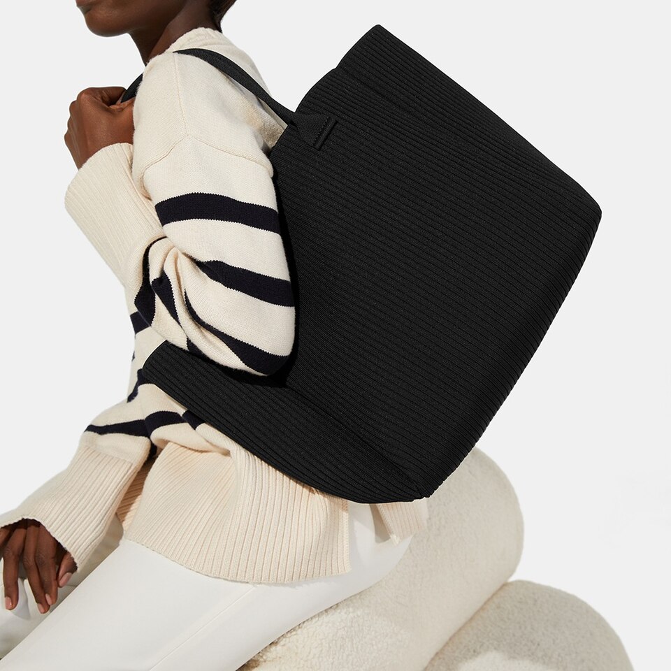 Maia Tote Bag in Black | Women's Sustainable, Washable and Stylish Knitbags | VIVAIA