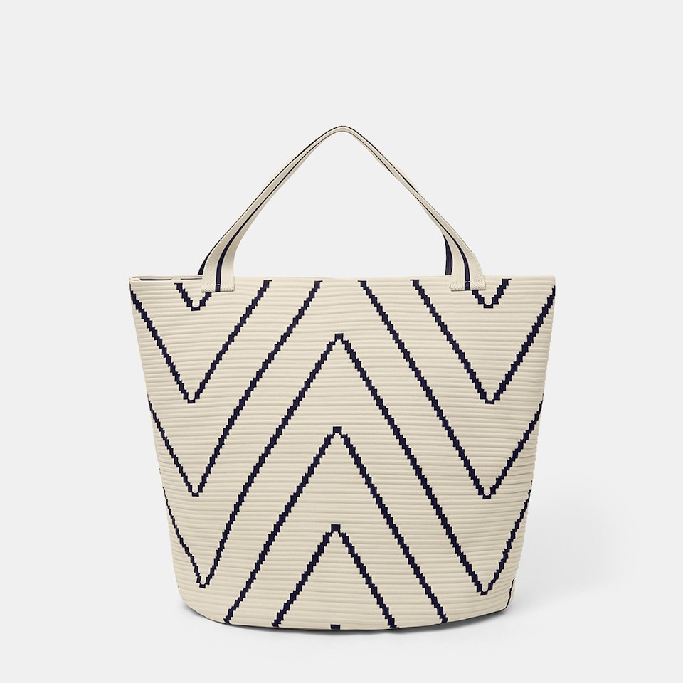 Colette Petite Bucket Tote Bag in Ivory Chervon | Women's Sustainable, Washable and Stylish Knitbags | VIVAIA