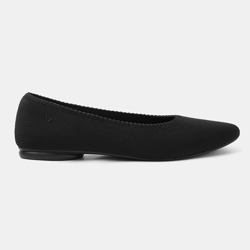 Tamia Round-toe Flats in Black | Women's Sustainable, Washable and Stylish Shoes | VIVAIA