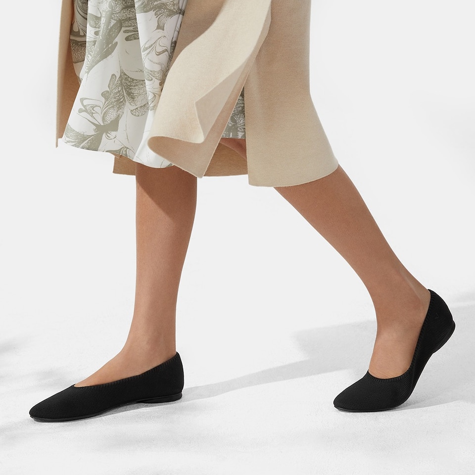 Tamia Round-toe Flats in Black | Women's Sustainable, Washable and Stylish Shoes | VIVAIA
