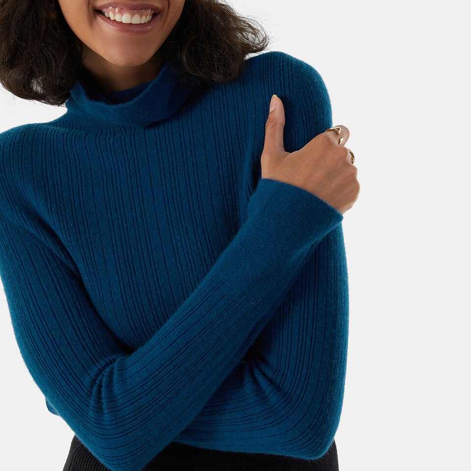 Trinity Cashmere Turtle Neck Sweater in Sodalite Blue | Women's 100% Organic Comfy Knitwears | VIVAIA