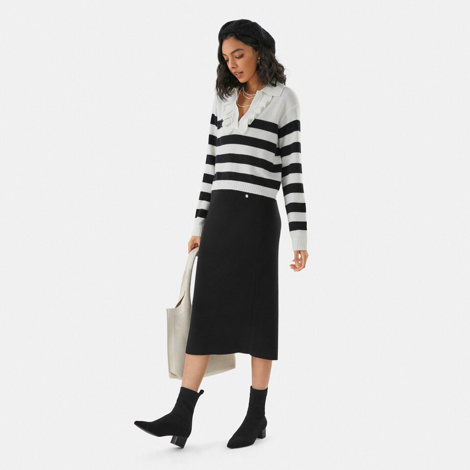 Gloria Wool Skirt in Black | Women's Sustainable and Stylish Knitwears | VIVAIA