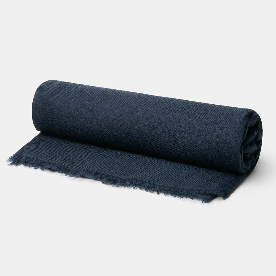 Linda Wool-Yak Gradient Scarf in Dark Blue | Women's Sustainable and Stylish Scarves | VIVAIA