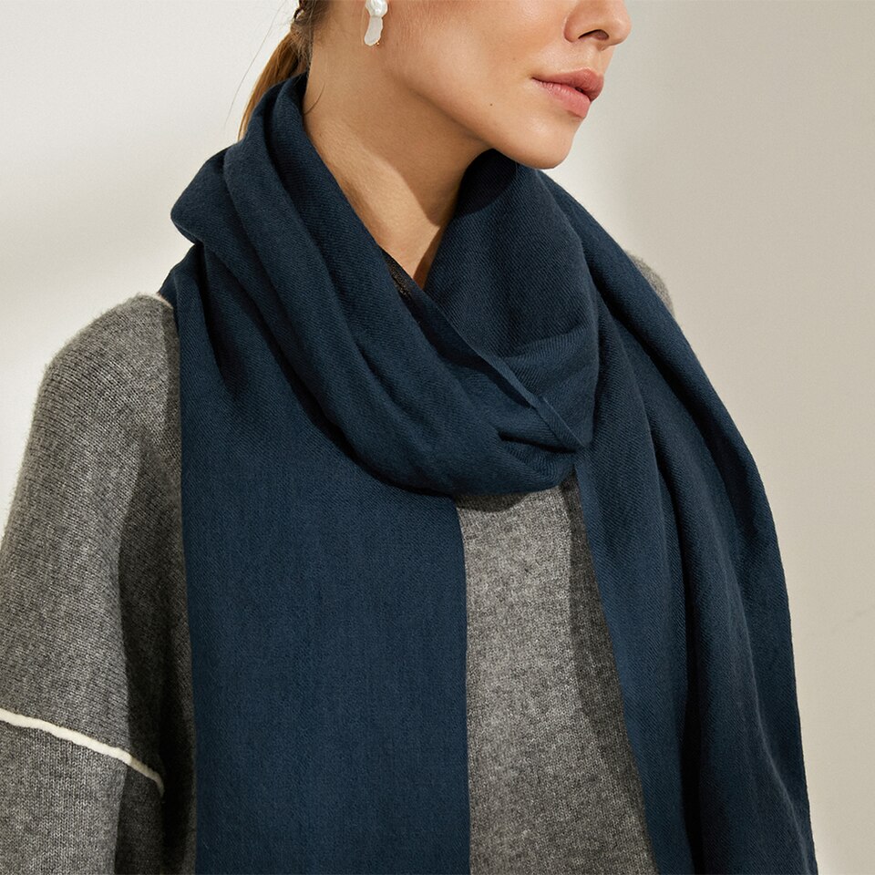 Linda Wool-Yak Gradient Scarf in Dark Blue | Women's Sustainable and Stylish Scarves | VIVAIA