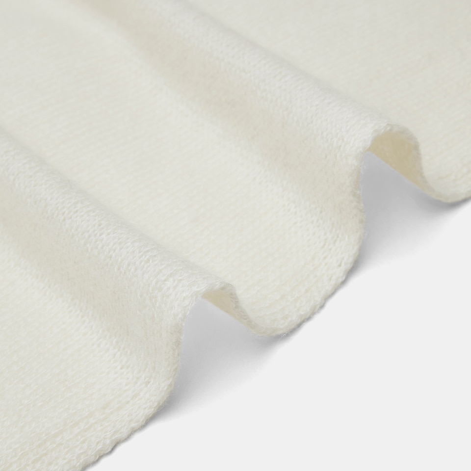 Lucia Silk-Cashmere Scarf in Cream White | Women's Sustainable and Stylish Scarves | VIVAIA