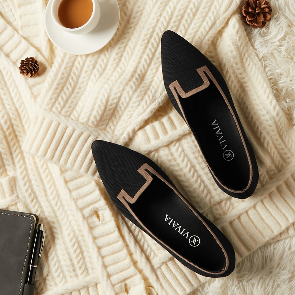 Manon Pointy Flats in Deep Ebony | Women's Sustainable, Washable and Stylish Black Shoes | VIVAIA