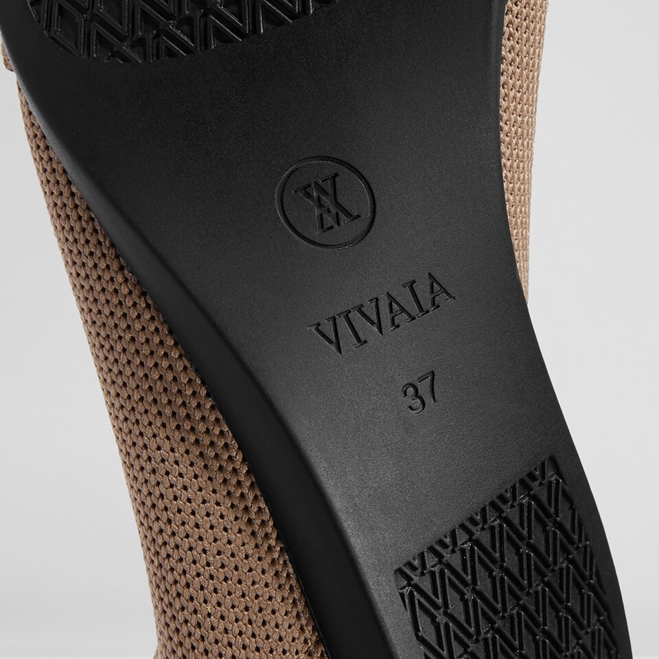 Michelle Pointed-toe Loafers in Coffee Brown | Women's Sustainable, Washable and Stylish Shoes | VIVAIA