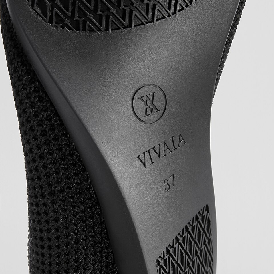 Amy Pointed-Toe Ballet Flats in Black | Women's Sustainable, Washable and Stylish Shoes | VIVAIA