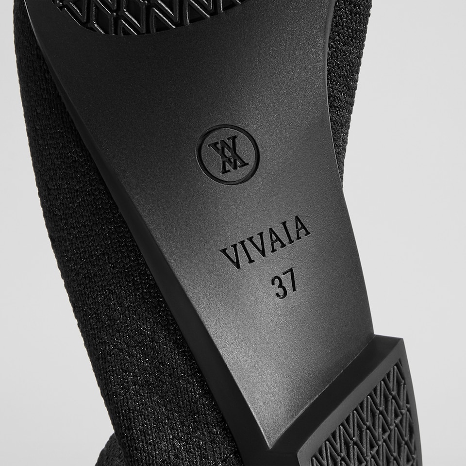 Donna Pointed-Toe Bow Loafers in Black | Women's Sustainable, Washable and Stylish Shoes | VIVAIA