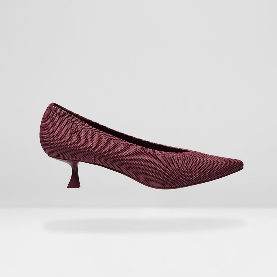 Stella Pointed-Toe Kitten Heels in Bordeaux Red -Women's Everyday Heel Shoes | VIVAIA