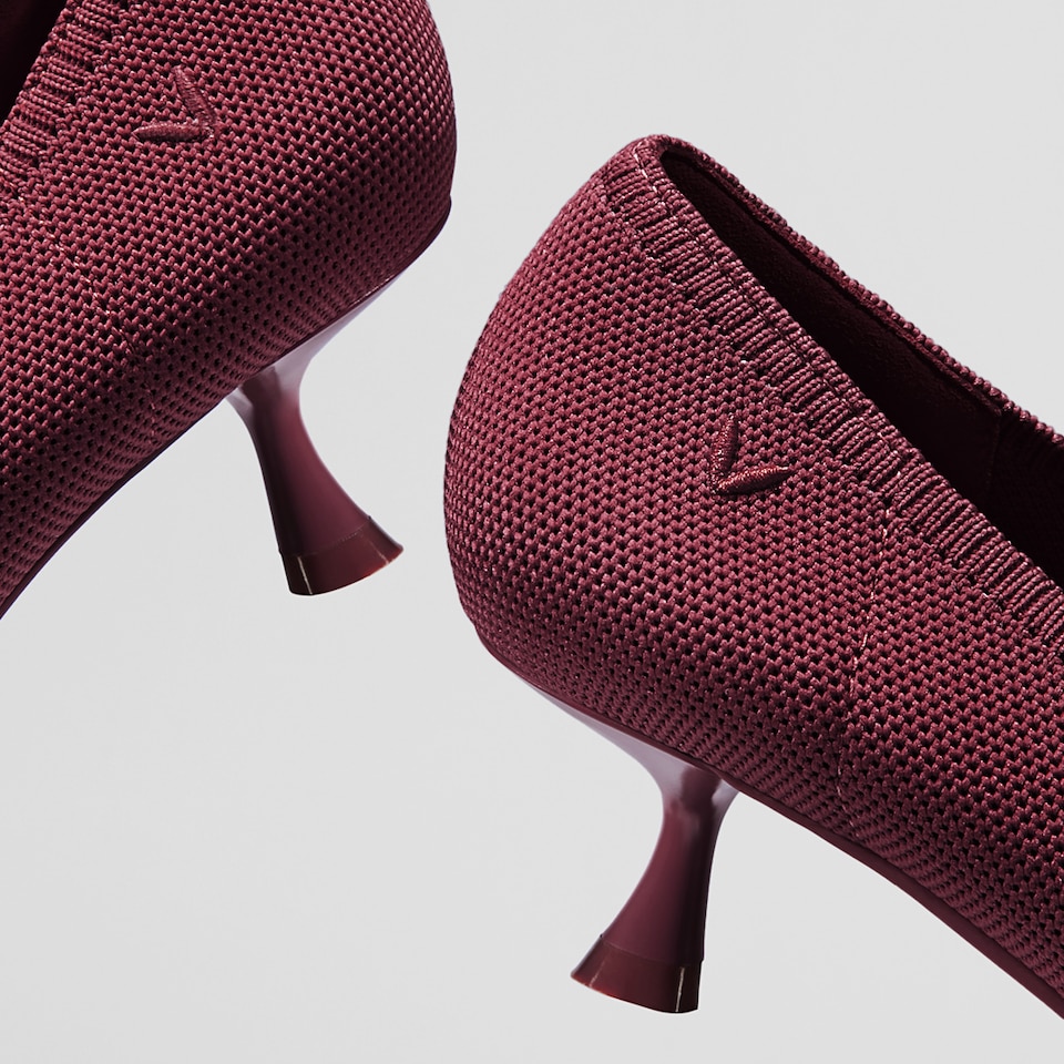 Stella Pointed-Toe Kitten Heels in Bordeaux Red -Women's Everyday Heel Shoes | VIVAIA