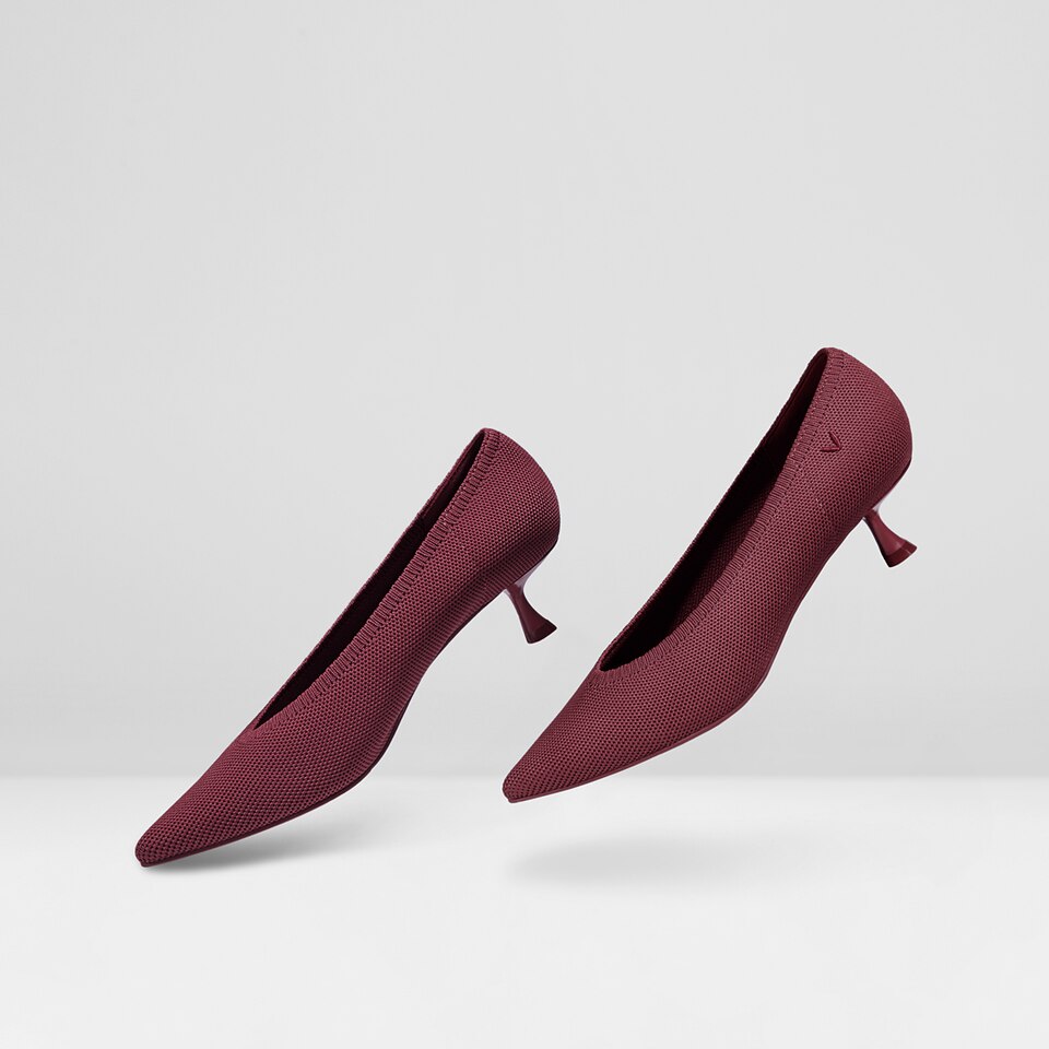 Stella Pointed-Toe Kitten Heels in Bordeaux Red -Women's Everyday Heel Shoes | VIVAIA
