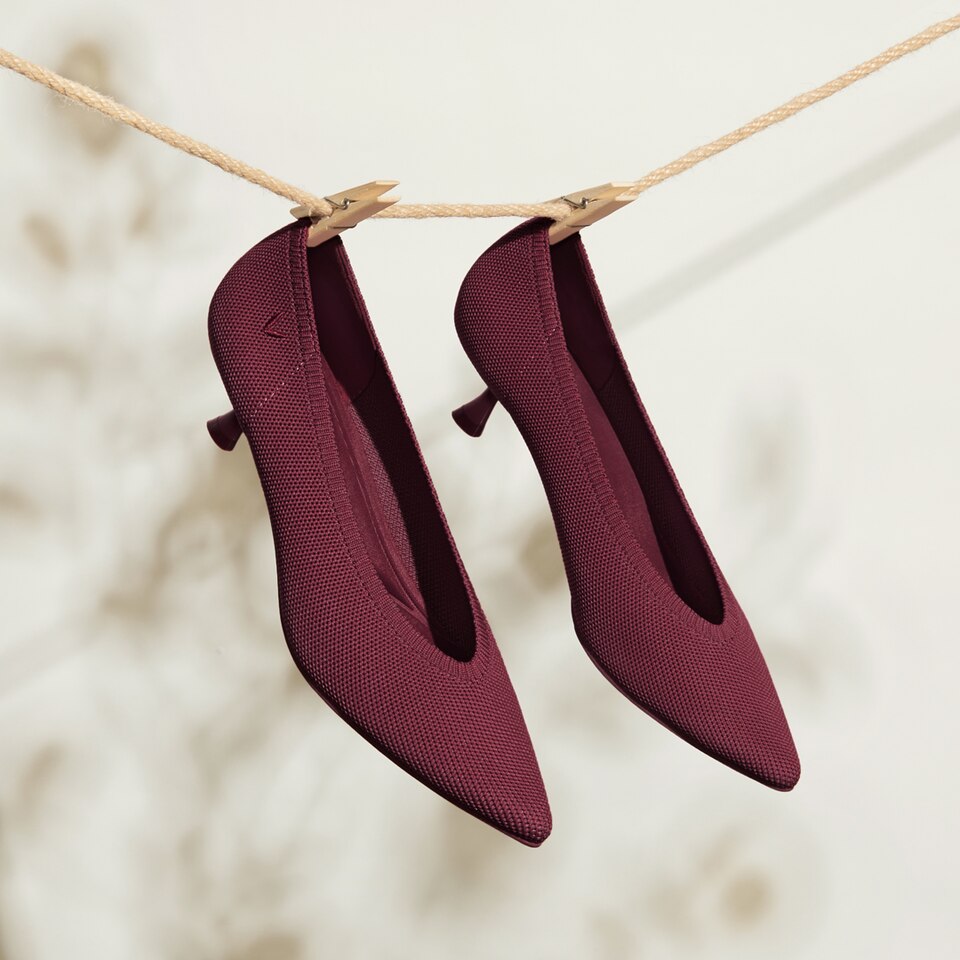 Stella Pointed-Toe Kitten Heels in Bordeaux Red -Women's Everyday Heel Shoes | VIVAIA