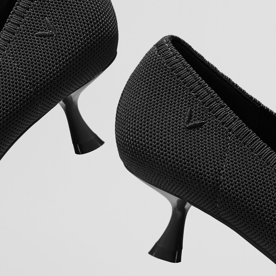 Stella Pointed-Toe Kitten Heels in Deep Ebony -Women's Everyday Heel Shoes | VIVAIA
