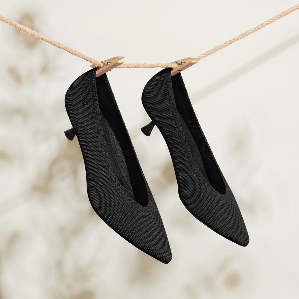 Stella Pointed-Toe Kitten Heels in Deep Ebony -Women's Everyday Heel Shoes | VIVAIA