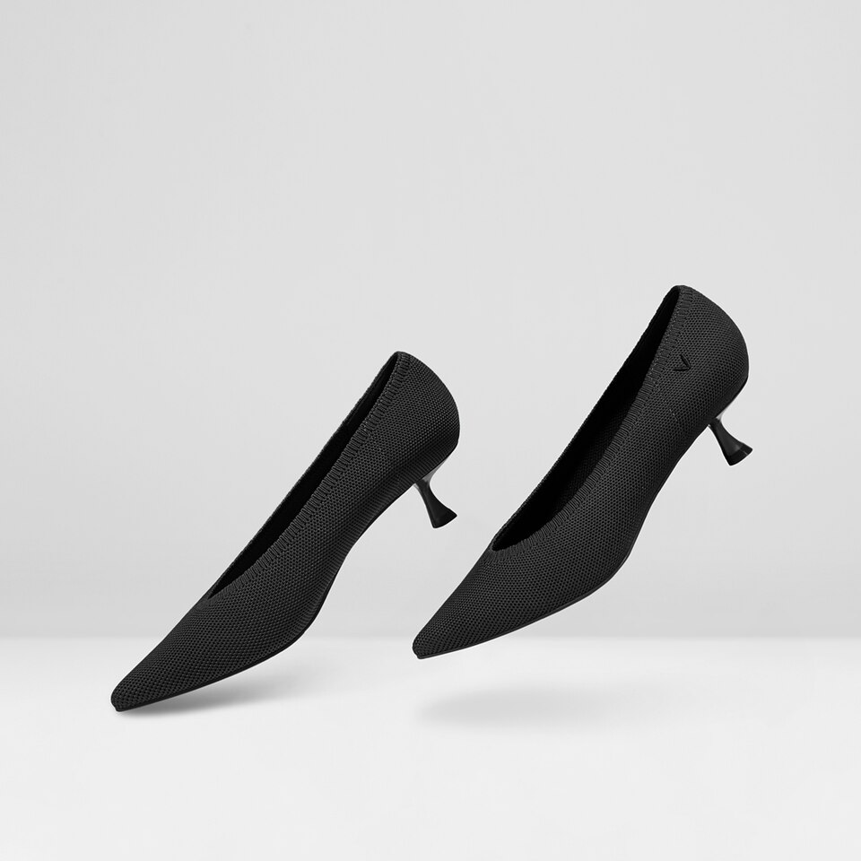Stella Pointed-Toe Kitten Heels in Deep Ebony -Women's Everyday Heel Shoes | VIVAIA