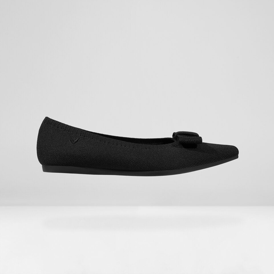 Esther Pointy Flats in Solid Black | Women's Sustainable, Washable and Stylish Shoes | VIVAIA
