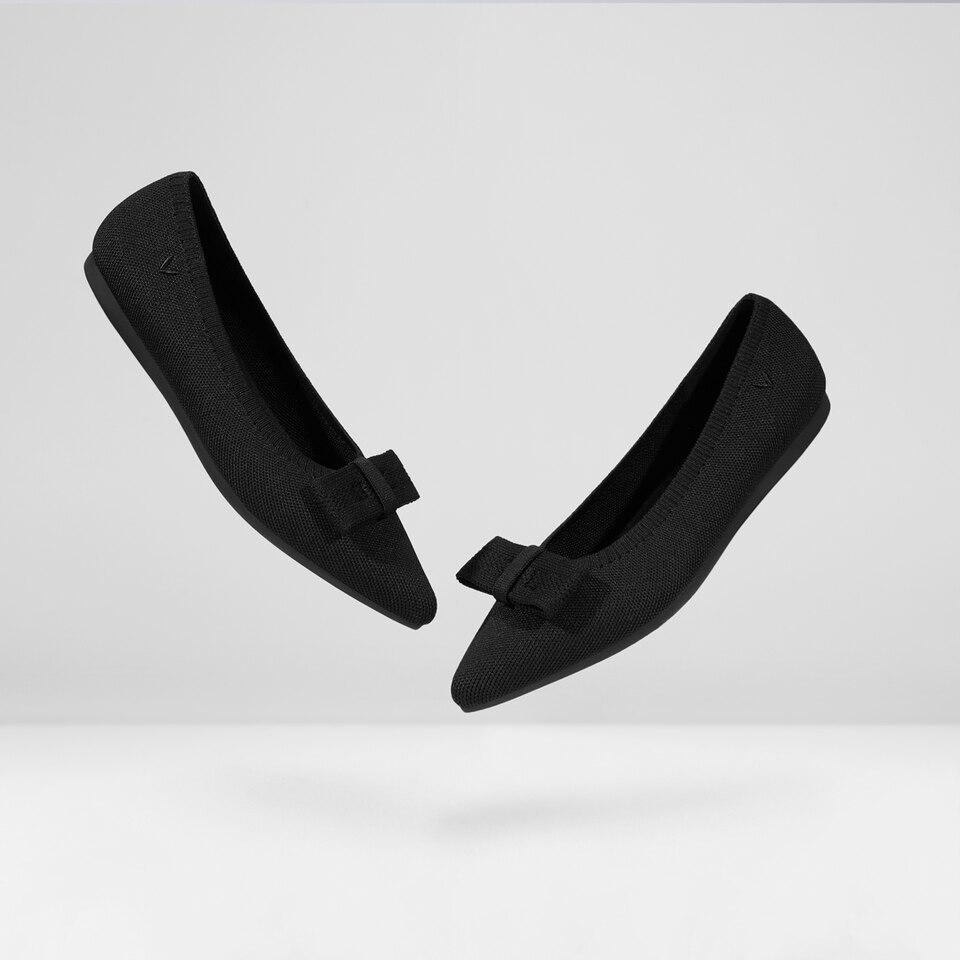 Esther Pointy Flats in Solid Black | Women's Sustainable, Washable and Stylish Shoes | VIVAIA