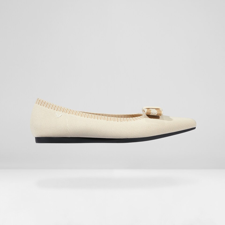 Esther Pointy Flats in Cream Ivory | Women's Sustainable, Washable and Stylish Shoes | VIVAIA