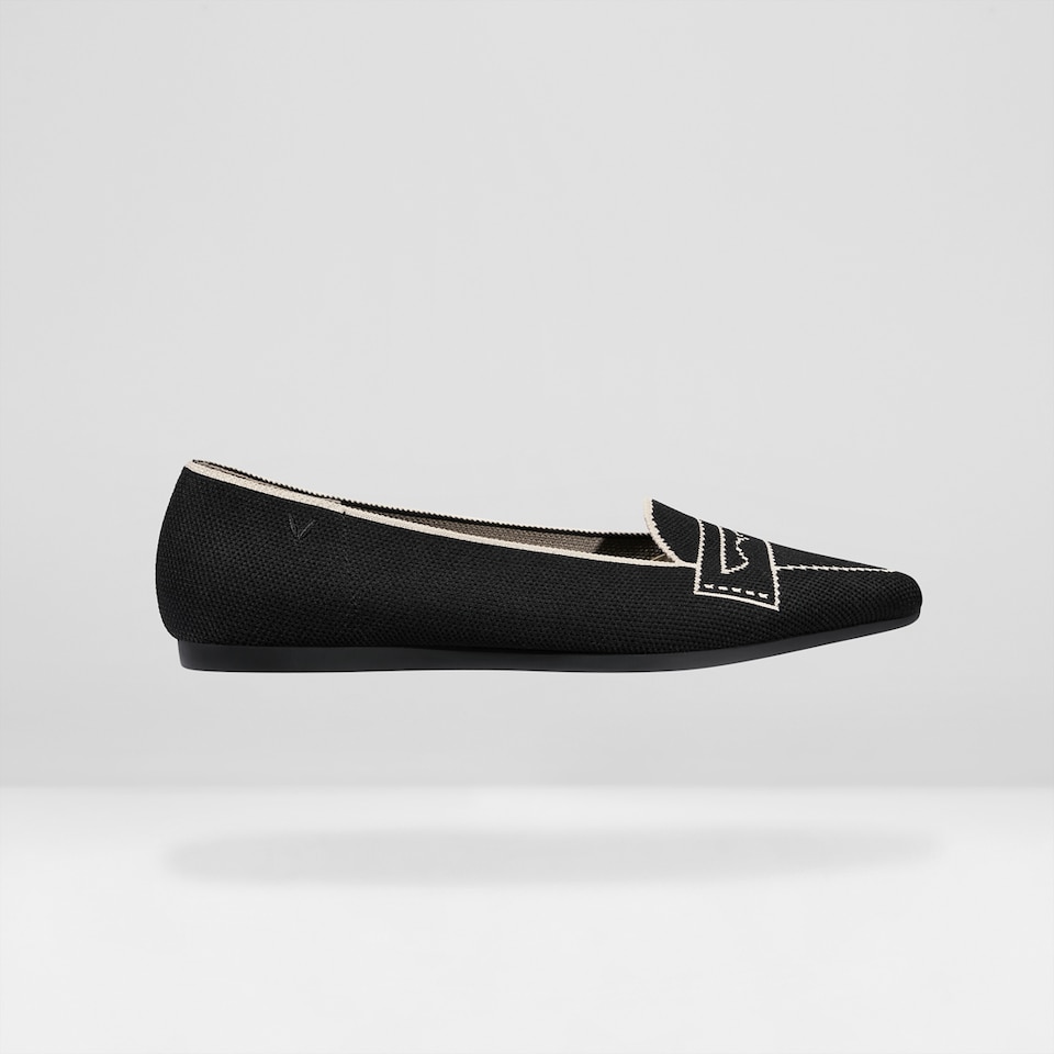 Adele Pointy Flats in Deep Ebony | Women's Sustainable, Washable and Stylish Black Shoes | VIVAIA