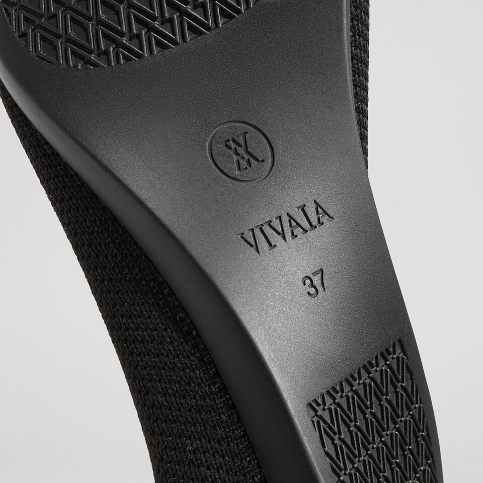Adele Pointy Flats in Deep Ebony | Women's Sustainable, Washable and Stylish Black Shoes | VIVAIA